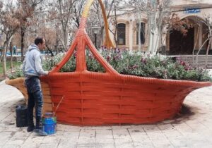 رنگ‌آمیزی المان‌ها و تجهیزات شهری در پارک‌های منطقه ۵ تبریز اجرا شد