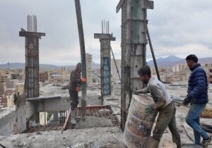 اسکلت بندی مجتمع تجاری مسکونی ارهگر در آستانه تکمیل