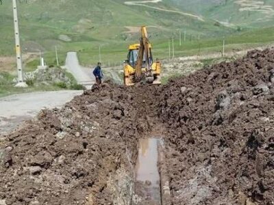 اجرای دوهزار و ۸۰۰ متر  خط انتقال و اصلاح شبکه اصلی آب روستای نهار اهر در آذربایجان شرقی
