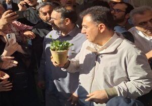 شهردار تبریز از غرفه غدیرانه سازمان سیما، منظر و فضای سبز شهرداری تبریز بازدید کرد