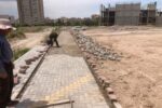 اجرای عملیات مرمت جداول و کفپوش ها در پروژه پارک ۱۷ هزار مترمربعی کوتاه قامتان