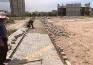 اجرای عملیات مرمت جداول و کفپوش ها در پروژه پارک ۱۷ هزار مترمربعی کوتاه قامتان