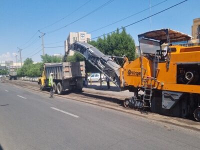 ساماندهی و آسفالت تراشی در مسیر تقاطع گلکار تا اول خیابان ۷ تیر (لاین کندرو) به متراژ ۹۰۰ متر