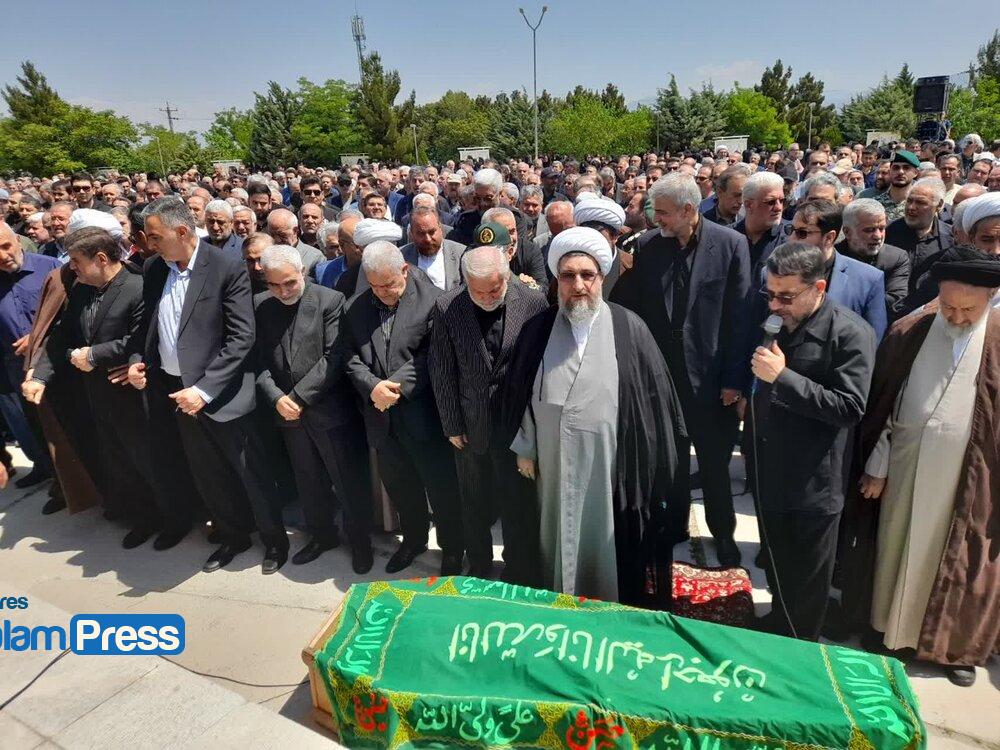 تشییع باشکوه جانباز سرافراز و پیشکسوت معراج شهدا در وادی رحمت تبریز تشییع باشکوه جانباز سرافراز و پیشکسوت معراج شهدا در وادی رحمت تبریز