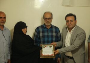 تجلیل شهردار منطقه ۷ تبریز از خانواده شهید داوود اکرمی