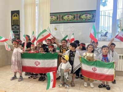 گرامیداشت یاد کودکان شهدای مدرسه میناب با برگزاری ویژه‌برنامه «نیمکت‌های آسمانی»