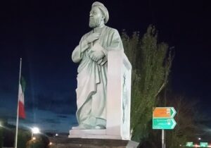 مجسمه علامه طباطبایی در پل قائم مقام نصب می شود