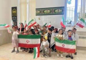 گرامیداشت یاد کودکان شهدای مدرسه میناب با برگزاری ویژهبرنامه «نیمکتهای آسمانی»