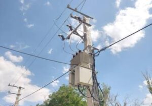ارتقای پایداری شبکه برق در روستای تاریخی کندوان با احداث پست هوایی جدید