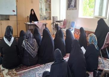 برگزاری ویژهبرنامه "کرسیهای قرآنی" در پارک بانوان شمس تبریزی در آستانه اربعین حسینی