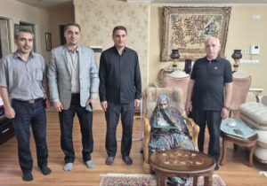 دیدار مدیران شهرداری منطقه ۲ تبریز با مادر شهید والامقام مجید احدی دودران