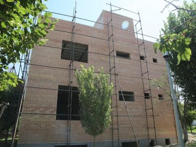 پیشرفت همزمان نما و تأسیسات در پروژه فرهنگسرای منطقه ۷ تبریز
