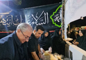 برپایی موکب منطقه ۳ در میدان ساعت همزمان با چهلمین روز خاکسپاری رهبر شهید انقلاب