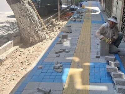 پیشرفت ۶۰ درصدی پروژه سنگفرش پیاده‌روهای حافظ شمالی