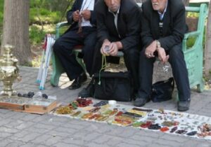 انتقال دستفروشان باغ گلستان به هفته‌بازار میدان آذربایجان