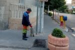 اجرای عملیات سمپاشی کانالها برای مقابله با حشرات و جانوران موذی در منطقه ۸