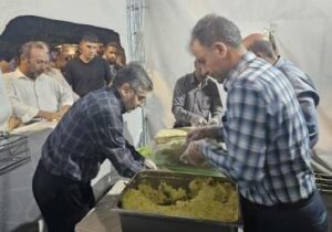 برپایی ایستگاه صلواتی  در میدان ساعت تبریز