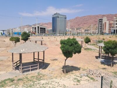 تداوم عملیات اجرایی پروژه باغ میوه در منطقه ۵ تبریز