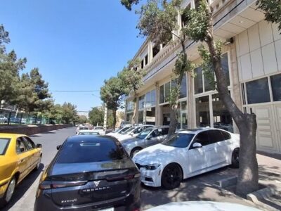 تشکیل گشت مشترک برای رفع سد معبر نمایشگاه‌های خودرو در تبریز