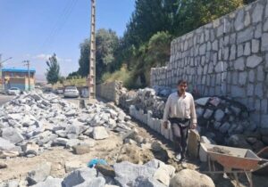 دیوار سنگی پارک رواسان تکمیل شد