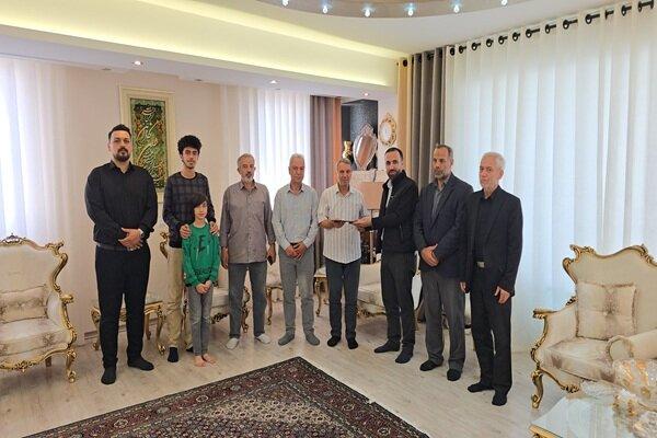 دیدار مدیران منطقه یک تبریز با آزاده جانباز سرافراز ۸ سال دفاع مقدس دیدار مدیران منطقه یک تبریز با آزاده جانباز سرافراز ۸ سال دفاع مقدس