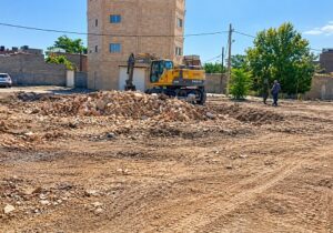 تسطیح محل بوستان سنجران و آماده سازی برای احداث باغ میوه