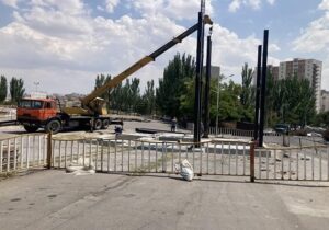 اجرای خرپا سردرب باغ موزه دفاع مقدس توسط شهرداری منطقه ۲