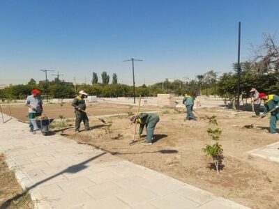 توسعه فضای سبز غرب تبریز با کاشت ۵۳۰ اصله نهال میوه در پارک یک و نیم هکتاری چشمهلیباغ