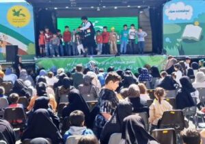 استقرار تماشاخانه سیار کانون پرورش فکری کودکان و نوجوانان در پارک جنگلی ارم