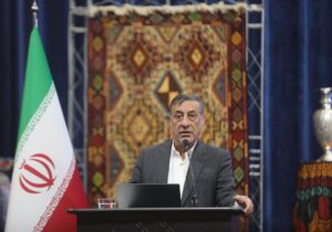 توزیع متوازن منابع بانکی به توسعه استانها و کاهش تمرکز جمعیت در تهران کمک میکند
