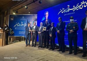کسب دو عنوان برتر در سی‌وهفتمین جشنواره امتنان آذربایجان شرقی؛درخشش توزیع برق تبریز با معرفی مدیرعامل شایسته تقدیر و کارگر نمونه استان