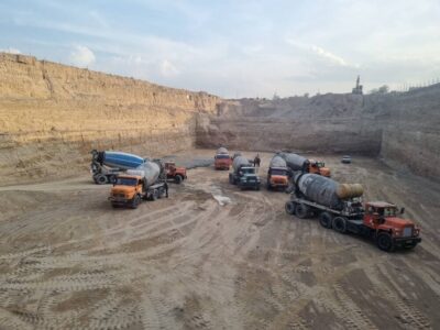 آغاز بتنریزی ۱۳۰ مترمکعبی فاز نخست پروژه پارکینگ طبقاتی باغشمال