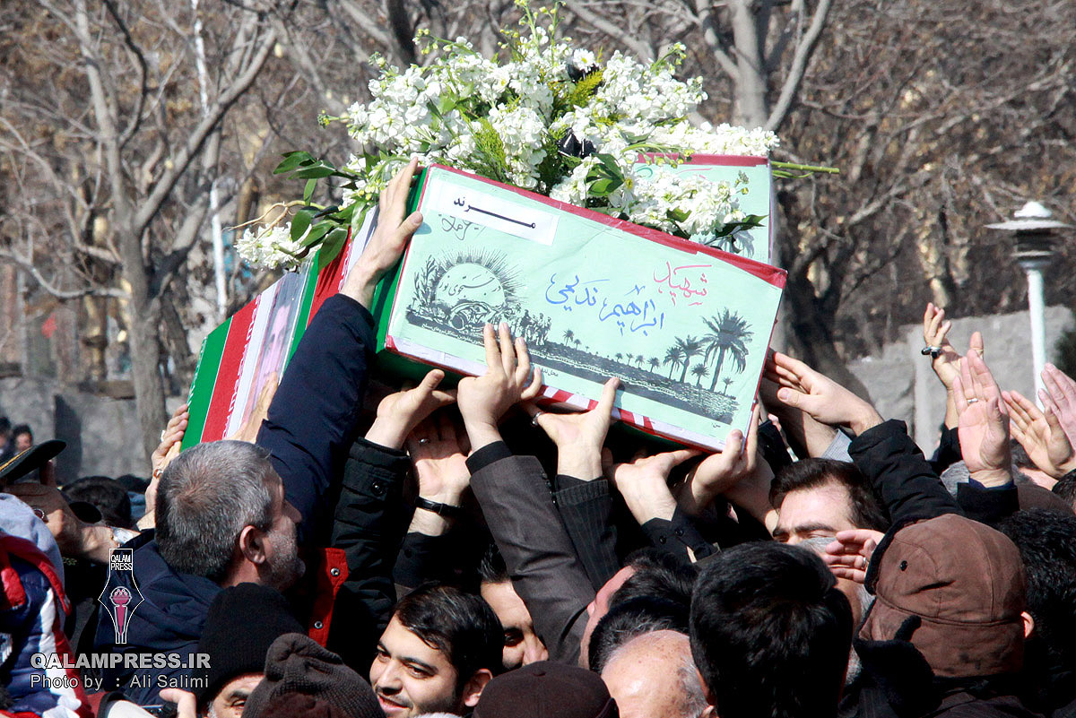تشییع آلاله‌های سرخ کربلای ایران در آذربایجان + گزارش تصویری