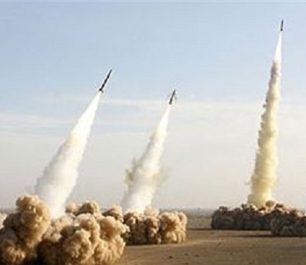 موشکهای ایران تغییر در استراتژی و پیام به چندین طرف از جمله عربستان است/ آمریکا در سوریه با آتش بازی می کند