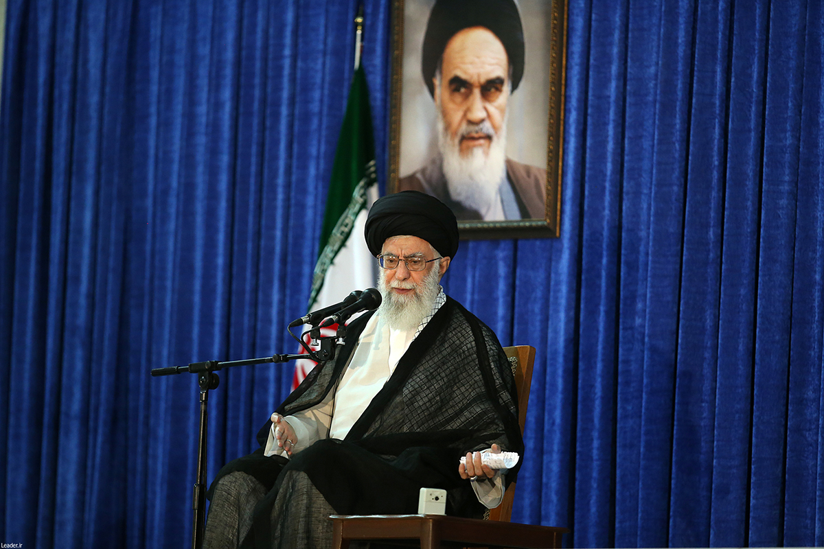 رهبر انقلاب اسلامی: مجازات مفسدان اقتصادی سریع وعادلانه انجام شود