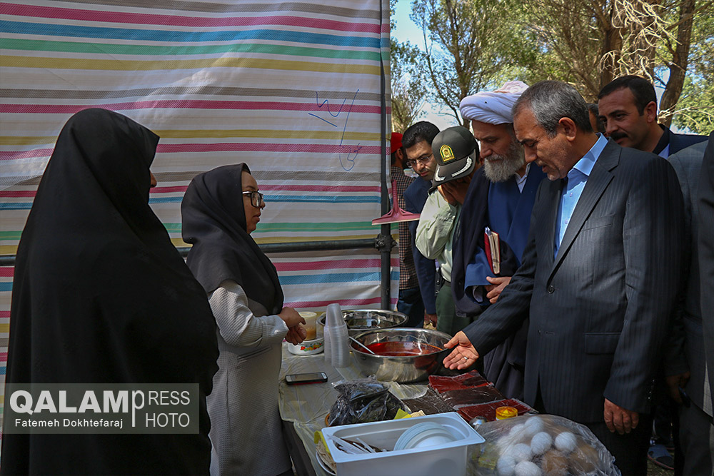 بازدید استاندار از جشنواره ی غذاهای سنتی هریس/ گزارش تصویری