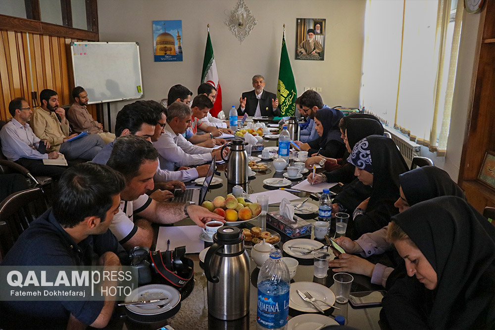 نشست خبری مسوول نمایندگی دفتر آستان قدس رضوی در آذربایجان شرقی + گزارش تصویری