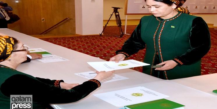 بررسی اولین دوره انتخابات اعضای خلق مصلحتی و مجلس ملی در ترکمنستان