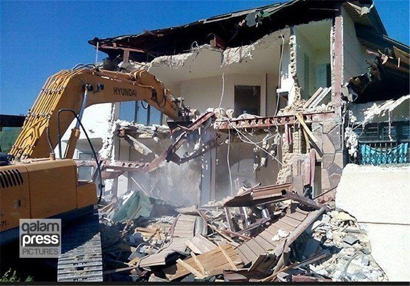 دست اندازی به ۲۱۱ زمین ملی