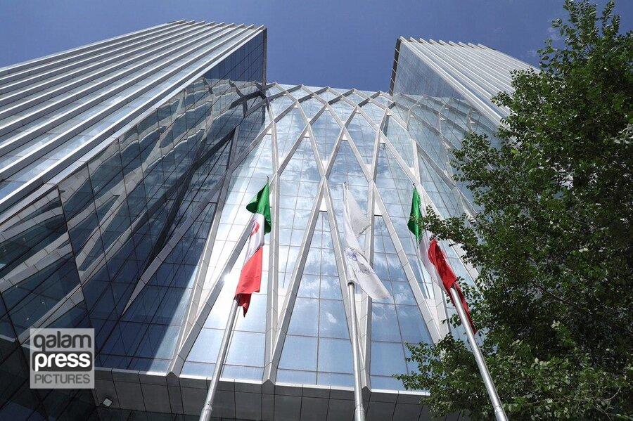دست به دست شدن بیش از ۲ میلیارد برگه سهم در تالار شیشهای / فلزات اساسی در راس معاملات