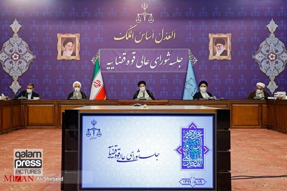 سوت زنی و اعلام فساد به تنهایی، اسمش مبارزه با فساد نیست/ بانکها بدون احراز صلاحیت به کسانی تسهیلات داده اند که میگویند کارتن خواب بوده اند