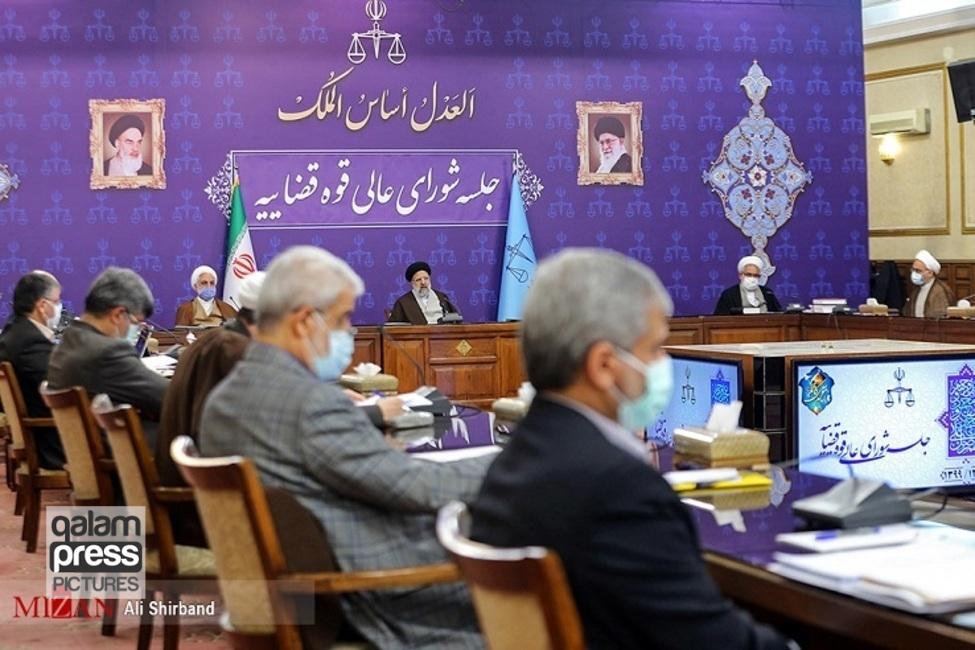 مبارزه با فساد امر مستمر و پیگیرانه است/ نباید منابع کشور در اختیار افراد بی صلاحیتی قرار بگیرد که به تعهدات خود عمل نمیکنند
