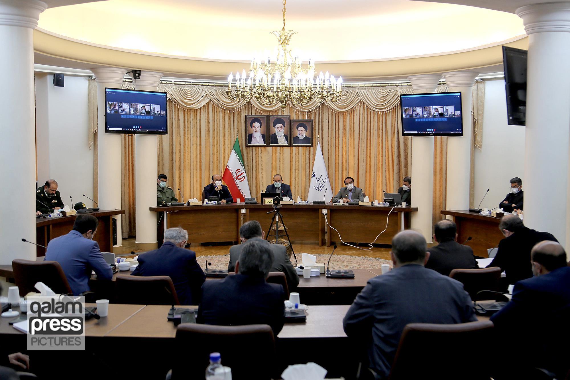 جدیت در رعایت شیوهنامههای بهداشتی، افزایش جمعیت تحت پوشش واکسیناسیون، تکمیل اطلاعات استان در سامانه "ایران من" و تداوم نظارتها و بازرسیها در ایام تعطیلات نوروز