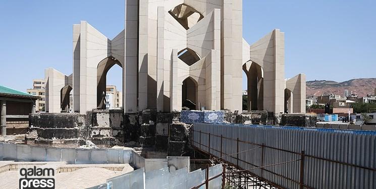 وضعیت آشفته و ویران محوطه مقبره الشعرا آرامگاه ۴۰۰ شاعر نامی ایران