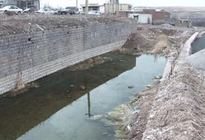 ۱۵ سال بلاتکلیفی پل زیرگذر ورودی شهر خداجو در مراغه / پروژه‌ای که به جای پل، سد است+ تصاویر