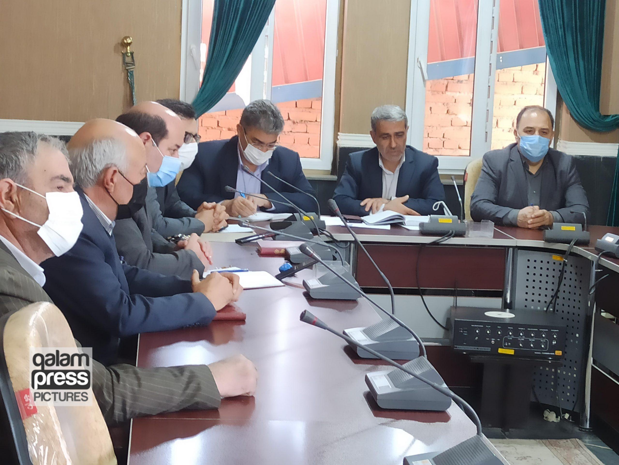 بررسی مسائل و مشکلات بهره برداری معادن شهرستان ملکان و شرکت کاوه سودا