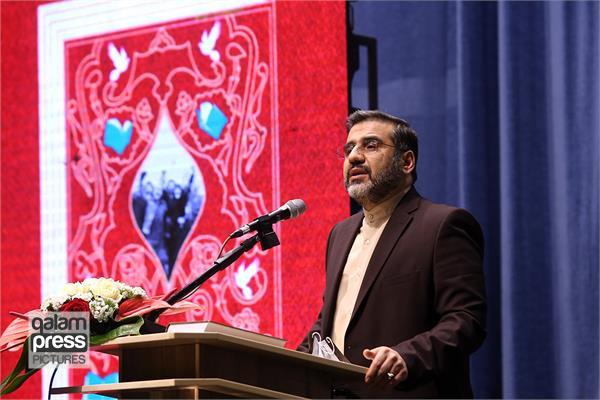 باید از تاریخ انقلاب در مقابل تحریف صیانت کنیم