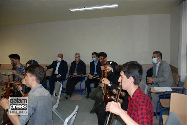 حضور مدیر کل اداره فرهنگ و ارشاد اسلامی آذربایجان شرقی در تمرینات ارکستر هنرستان موسیقی استاد اقبال آذر
