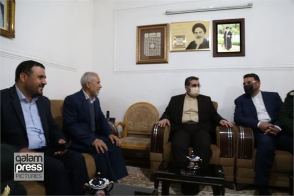 دیدار وزیر فرهنگ و ارشاد اسلامی با خانواده شهیدان زنده‌دل در عجب‌شیر