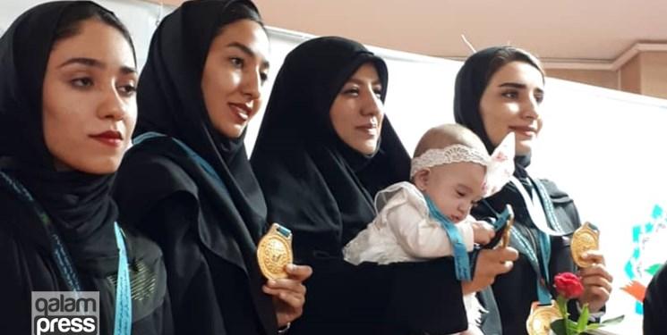 عشق مادری تا پای سکو